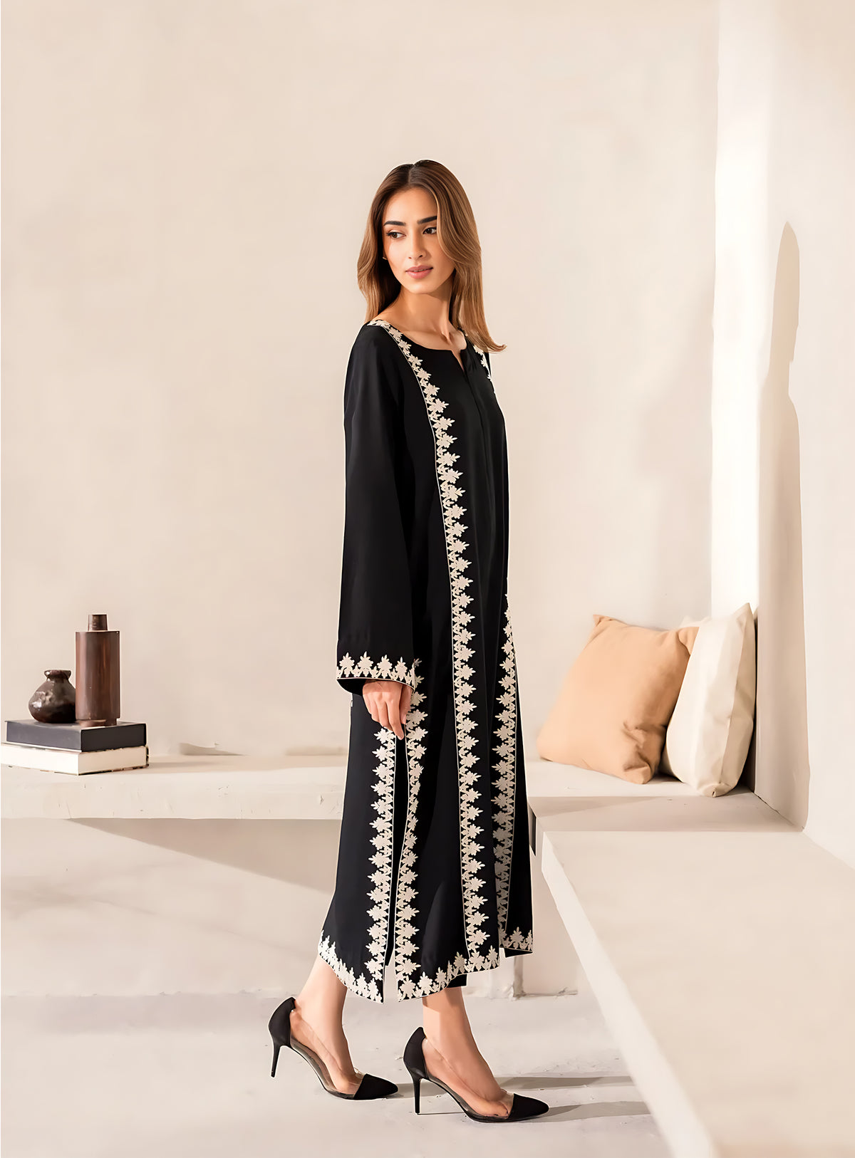 Shadow Chic – Embroidered Outfit