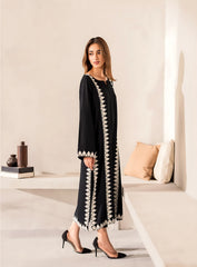 Shadow Chic – Embroidered Outfit